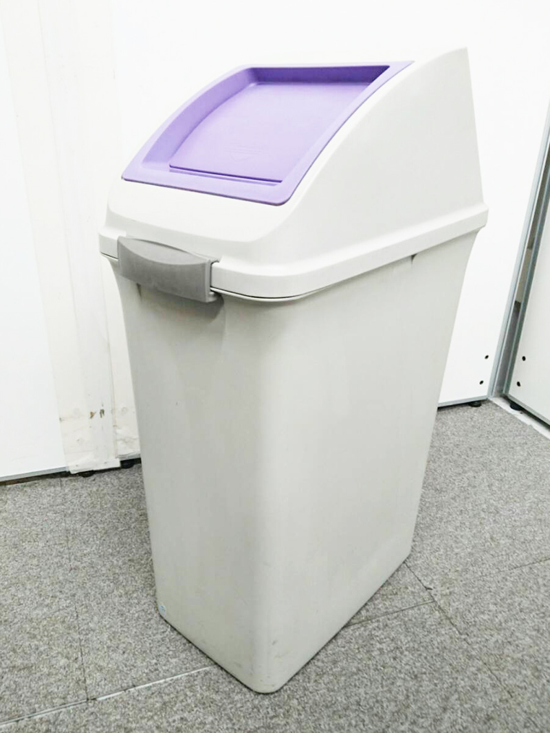 【1点限り】プラ製のゴミ箱です【お持ち帰り推奨商品】
                        その他シリーズ
                                    中古
            