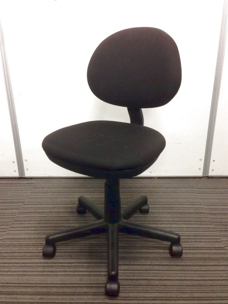 【3脚入荷！】とにかく安くチェアを買いたいお客様にオススメ！【上下昇降付きの簡易チェア！】
                        その他シリーズ
                                    中古
            