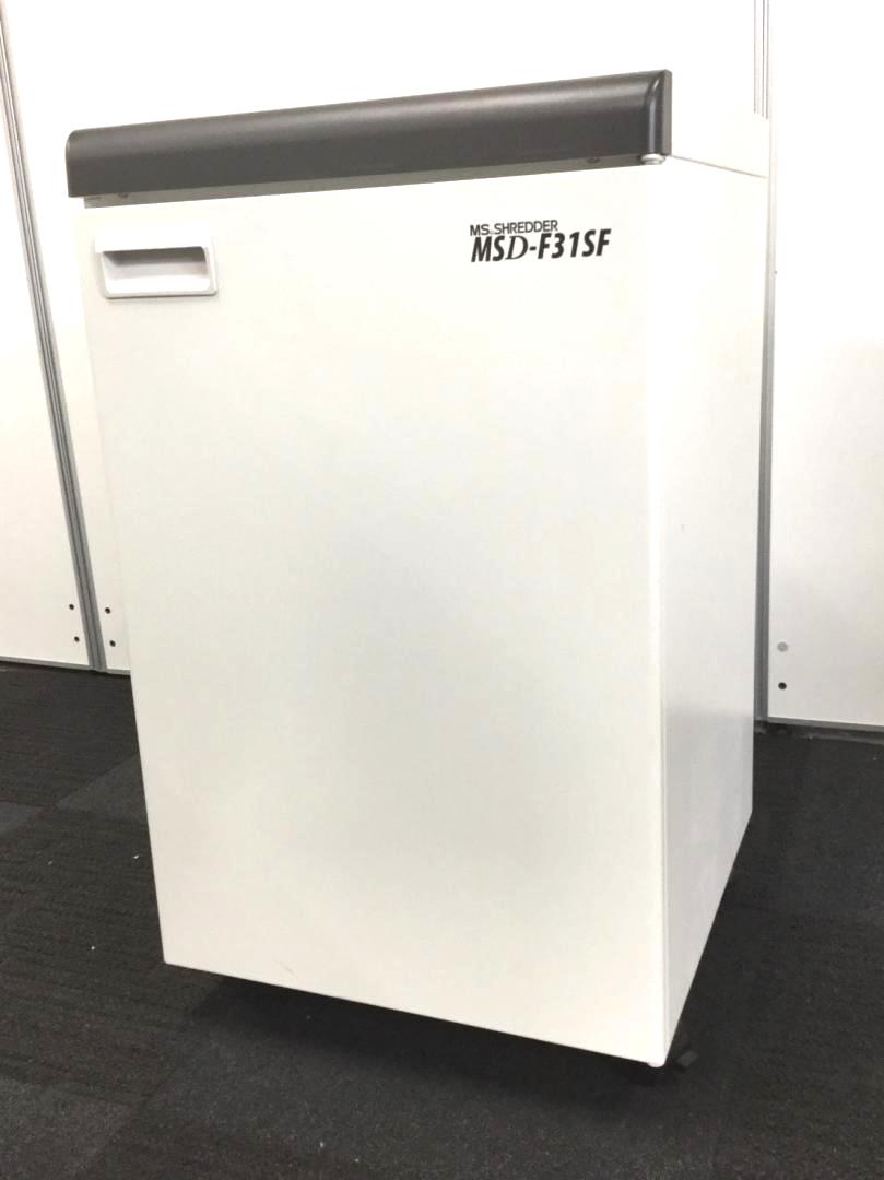 【緊急値下げ！\139,900→\129,999】【新品時同時裁断枚数55枚機のハイパワータイプ】ホチキスとクリップも裁断できます！
                        その他シリーズ
                                    中古
            