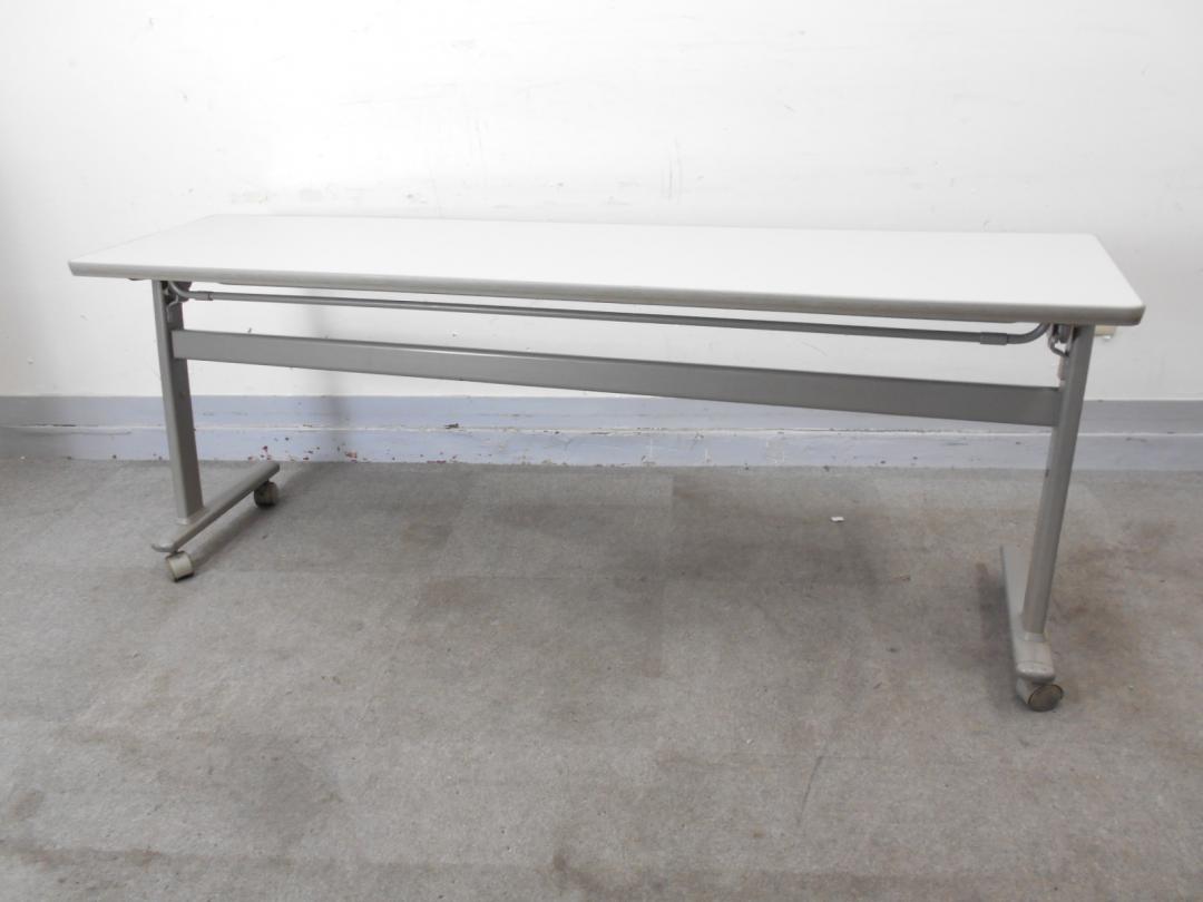 【KS】[状態良好]奥行45cmなので省スペースにセミナールームなどを作りたい方にお勧め！　3名掛け　[収納可能]　
                        その他シリーズ
                                    中古
            