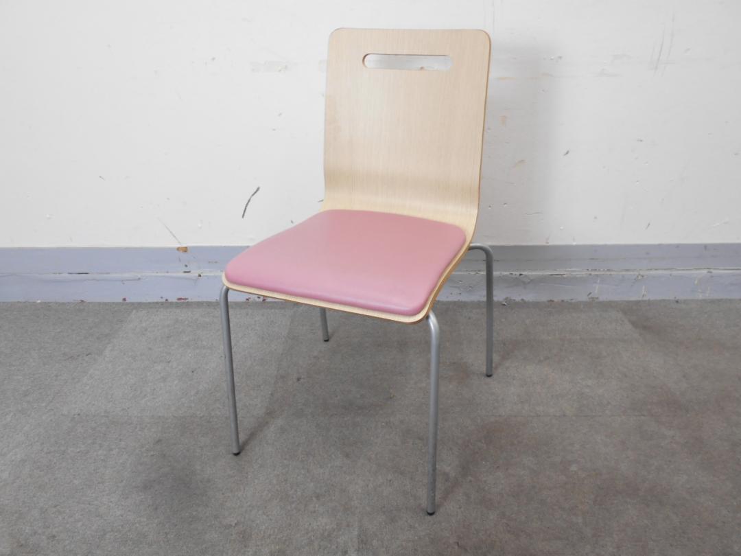 【KS】[ロット入荷！]座面がビニールなのでお掃除簡単！取っ手もついてて移動も簡単！
                        その他シリーズ
                                    中古
            