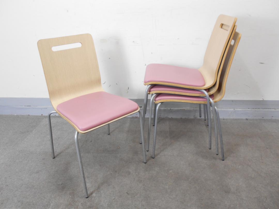 【KS】[四脚入荷]お得な四脚セット　座面ビニール地　お掃除簡単！
                        その他シリーズ
                                    中古
            