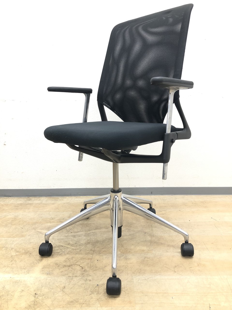 中古】メダ2チェア vitra/ヴィトラ 肘付ハイバックチェア