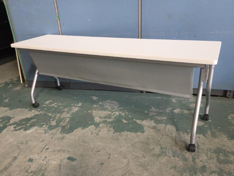 【関西倉庫在庫】ホワイトのスタックテーブルの入荷です！在庫状態も良い商品でお安く購入できます！！
                        その他
                                    中古
            