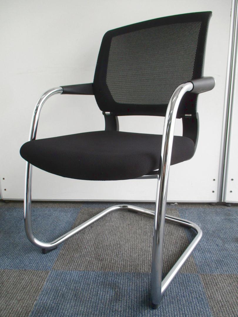 【メッシュ生地のチェア！】会議室やリフレッシュルームにおすすめ！【定番のブラック色！】
                        サテリテ
                                    中古
            