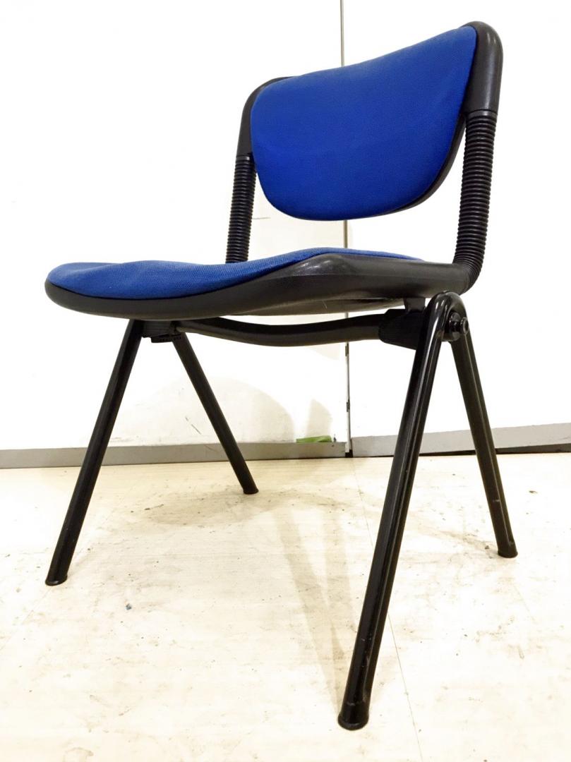 【26脚入荷】会議や研修で使えるチェアの入荷です！積み重ねて使える商品になりますので、場所も取りません！
                        バーテブラ
                                    中古
            