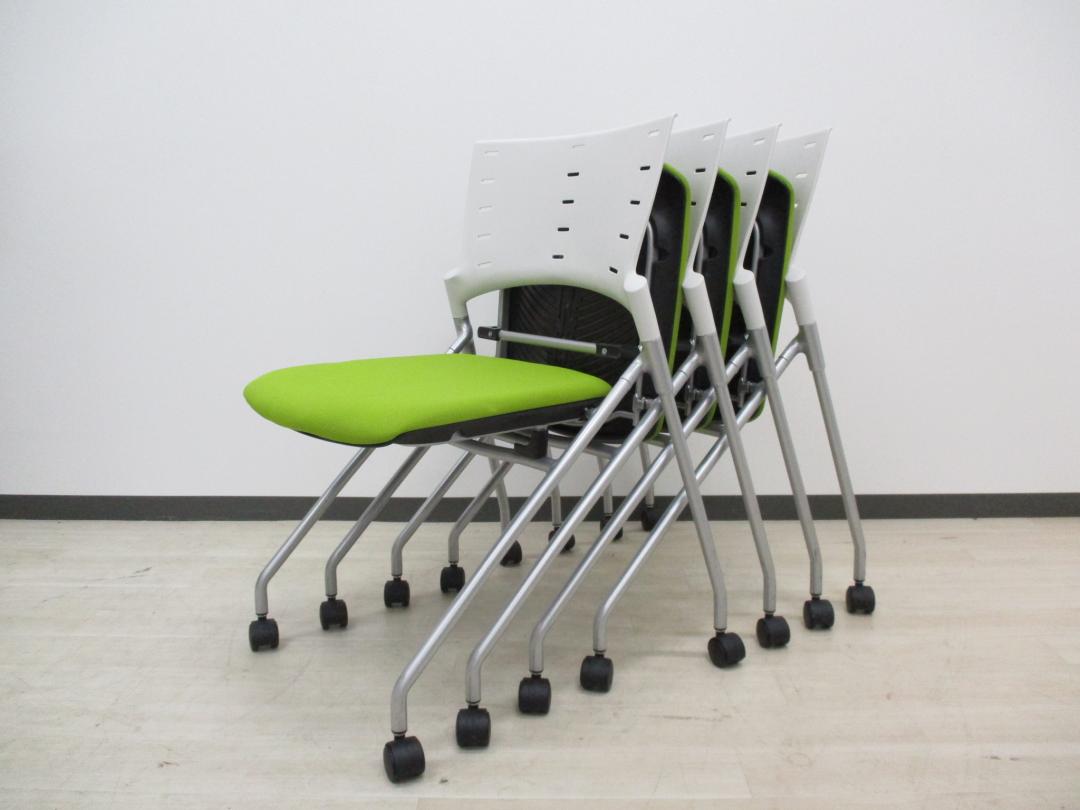 4脚セット【なんと2016年製！】■人気シリーズオフィスが爽やかになるグリーン色の入荷です！デザイン性、座り心地の良いミーティングチェア‼
                        マノス
                                    中古
            