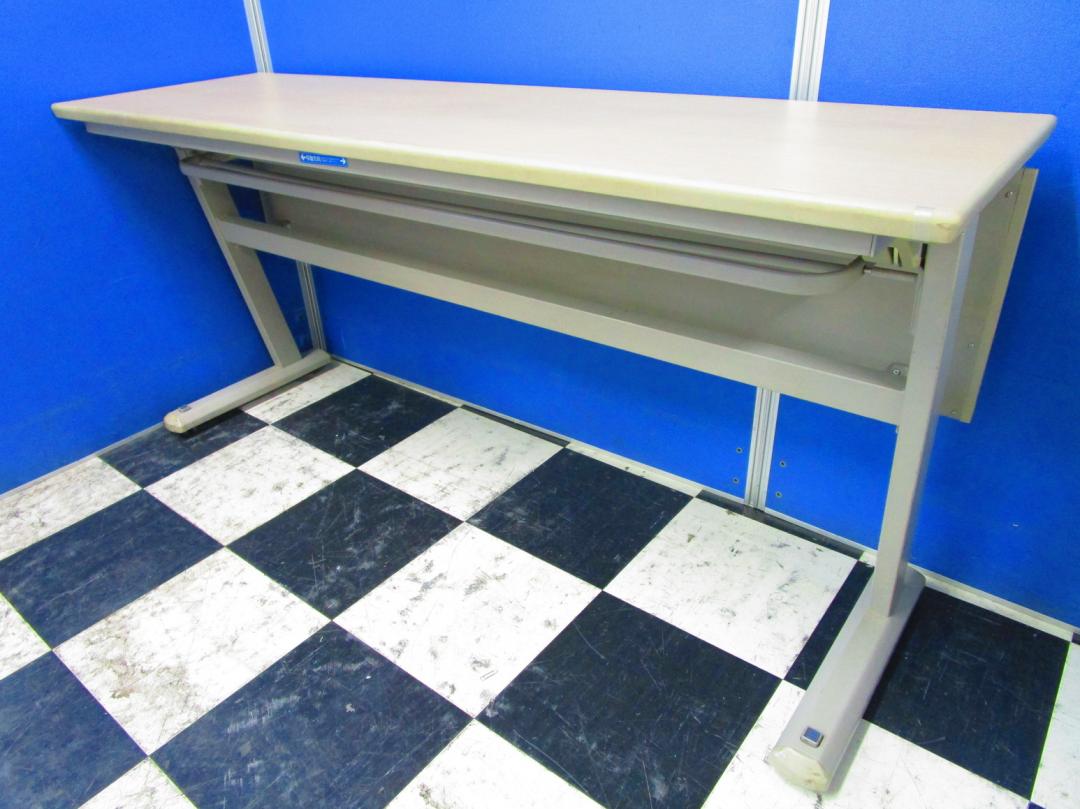 【２名様用】【コクヨ製サイドスタック入荷しました！】
人気のサイドスタックテーブルがお手ごろ価格で手に入る！
人気商品の為、早い者勝ちです！
                        その他シリーズ
                                    中古
            