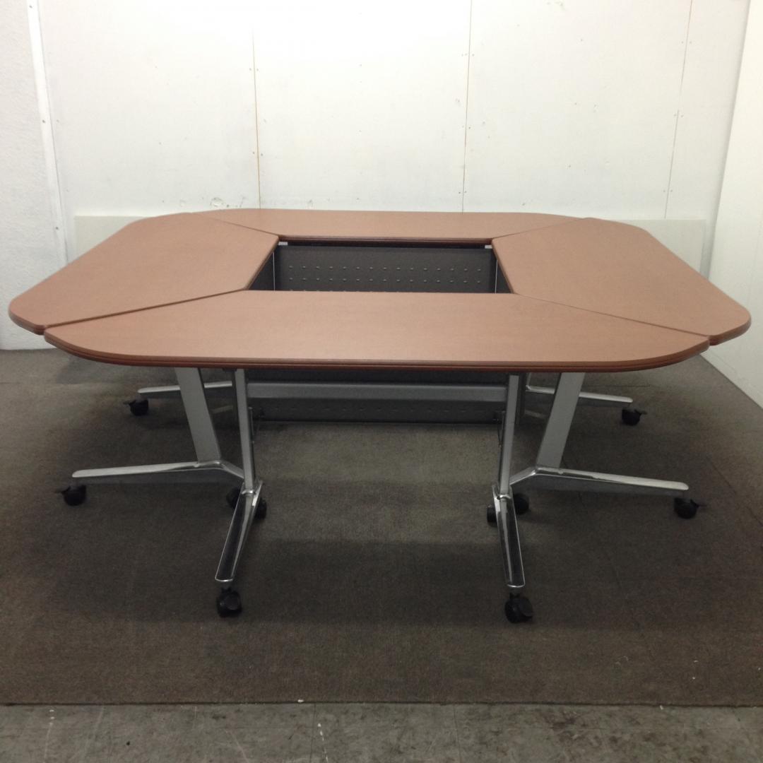 【3月納品までの限定価格！2019年】【レア！】内田洋行より変形テーブルの入荷！4台セットでお買い得
                        その他シリーズ
                                    中古
            