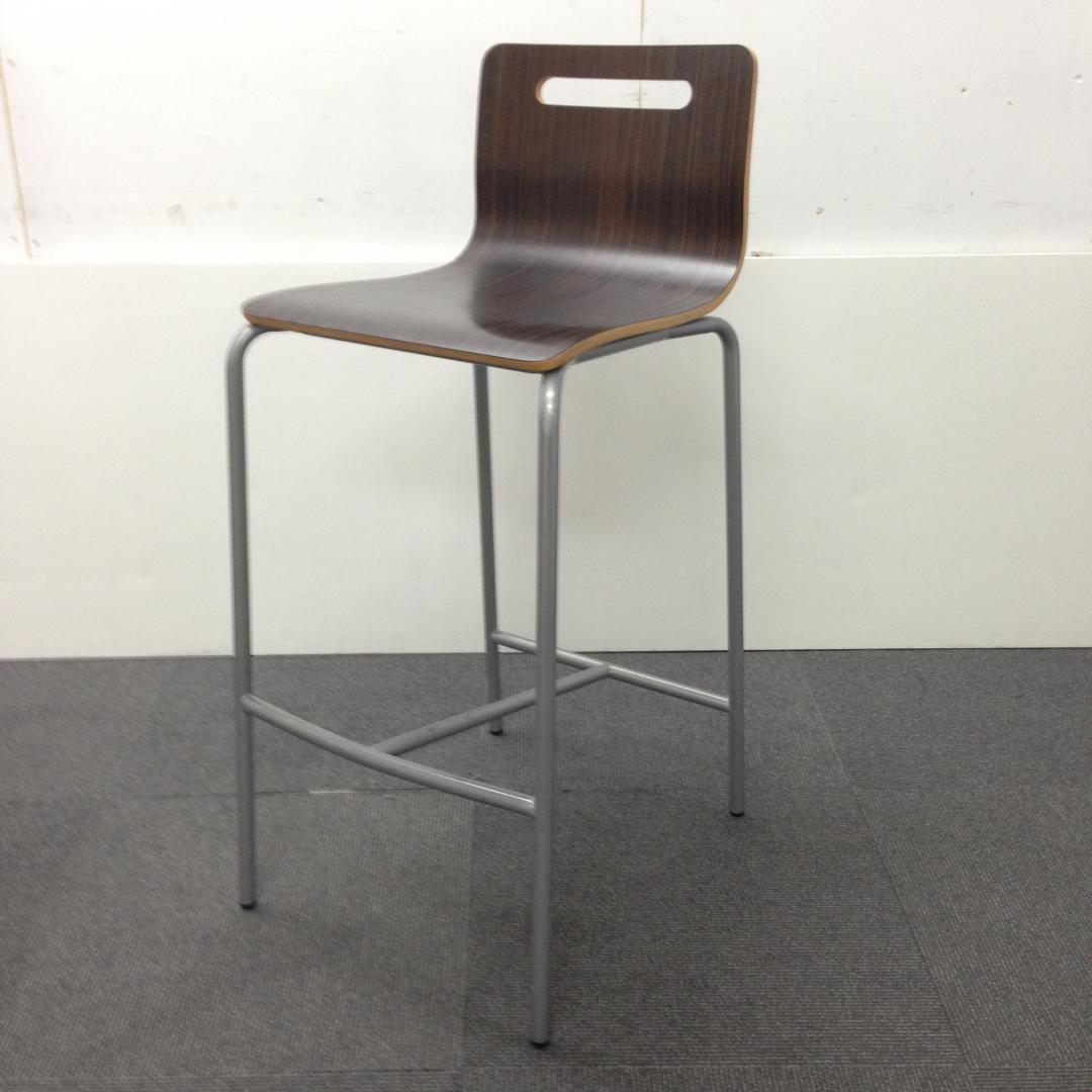 【在庫入替の為お安く！】美品！カフェ空間に相性の良いハイチェアが入荷しました！
                        -
                                    中古
            