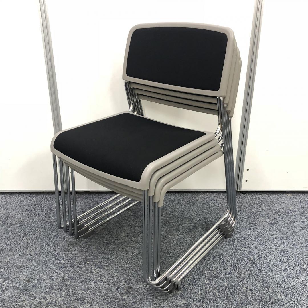 【1セットのみ】コクヨ製のスタッキングチェア 4点セット
                        890シリーズ
                                    中古
            