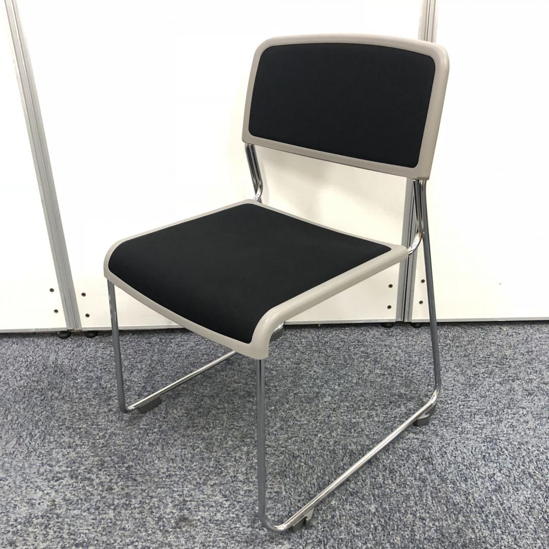 【状態良好】有名メーカーのコクヨ製のスタッキングチェア　890シリーズ
                        890シリーズ
                                    中古
            