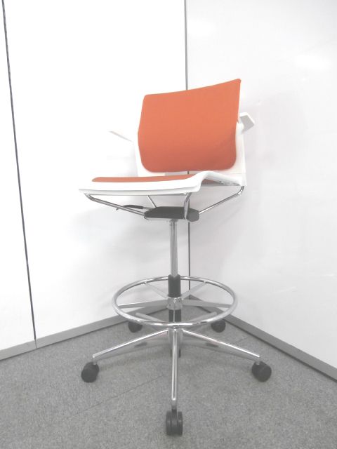 【注目商品！！カウンターチェア・上下昇降で高さ調整】■コクヨ製　■
                        カラベル
                                    中古
            