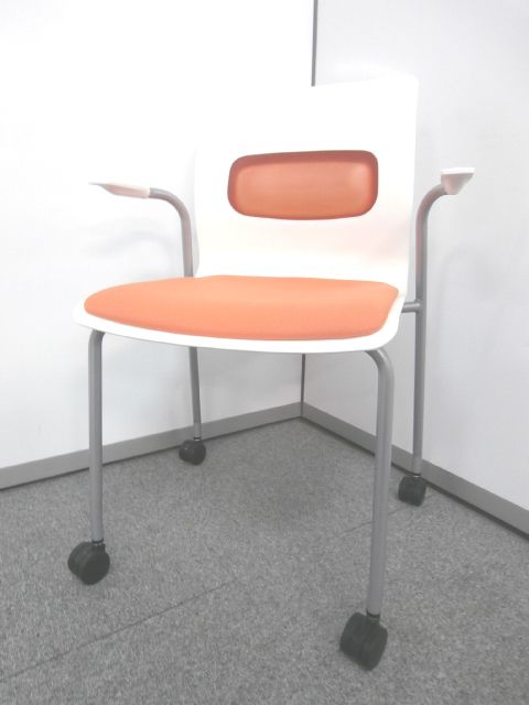 【注目商品！！2017年製！オレンジカラースタッキングチェア】■コクヨ製　■スタッキングチェア　■ミーティングチェア　■オレンジ
                        その他シリーズ
                                    中古
            