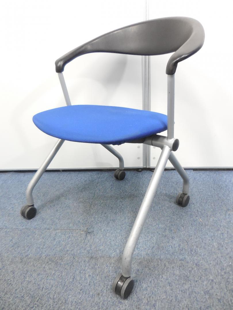 【商品入れ替えの為特別価格】ブルーのネスティングチェア！細身のフレームがスタイリッシュで、会議室にもリフレッシュルームにもおすすめ！
                        スタッカート
                                    中古
            