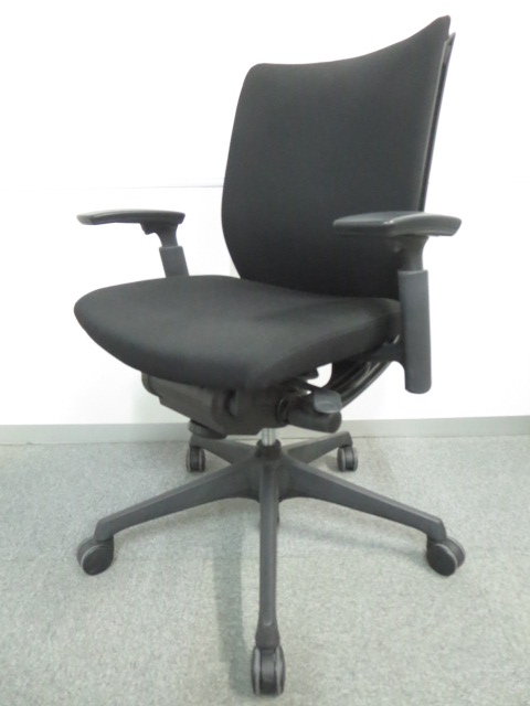 【人気商品入荷！】■ヴィスコンテチェア　ブラック ■アジャストアーム　座スライド付　リクライニング5段階固定【okamura　Visconte】
                        ヴィスコンテ
                                    中古
            