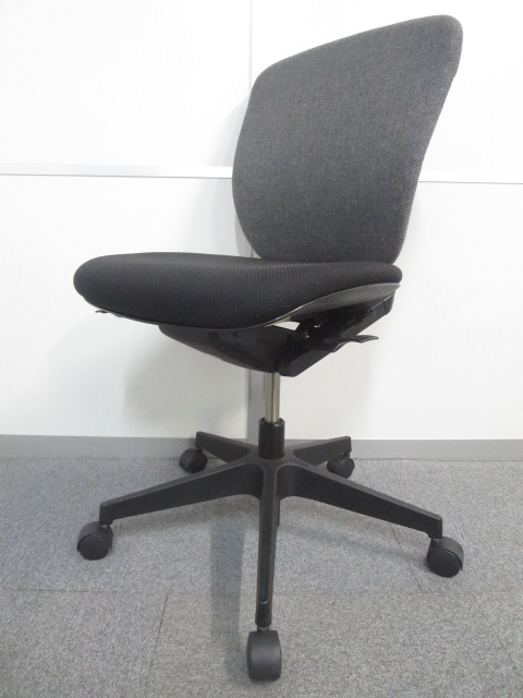 【今だけお得！】■イトーキ製　プラオチェア　グレー　ランバーサポート付【B】
                        プラオ
                                    中古
            