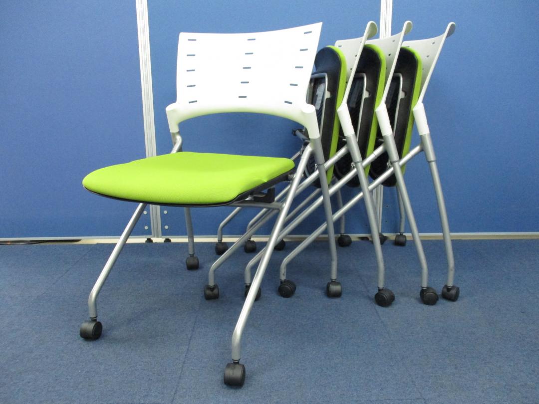 [お得な4脚セットのご案内!!]イトーキ(ITOKI) マノスチェア(MANOSS) 長時間使用でも疲労感の少ない、やわらかな座り心地です!![ネスタブル]
                        マノス
                                    中古
            