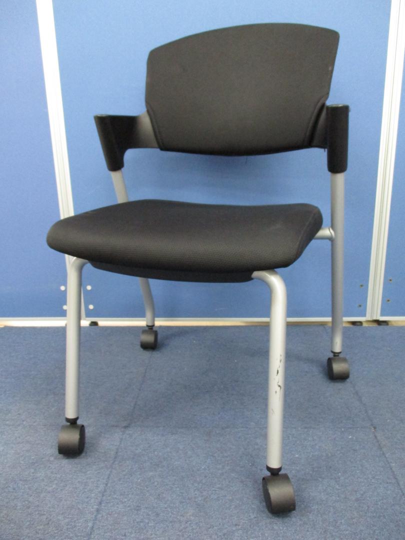 [ちょっとした肘掛付き!!]コクヨ製 プロッティチェア(Protty)■4脚まで重ねて収納可能!!
                        プロッティ
                                    中古
            