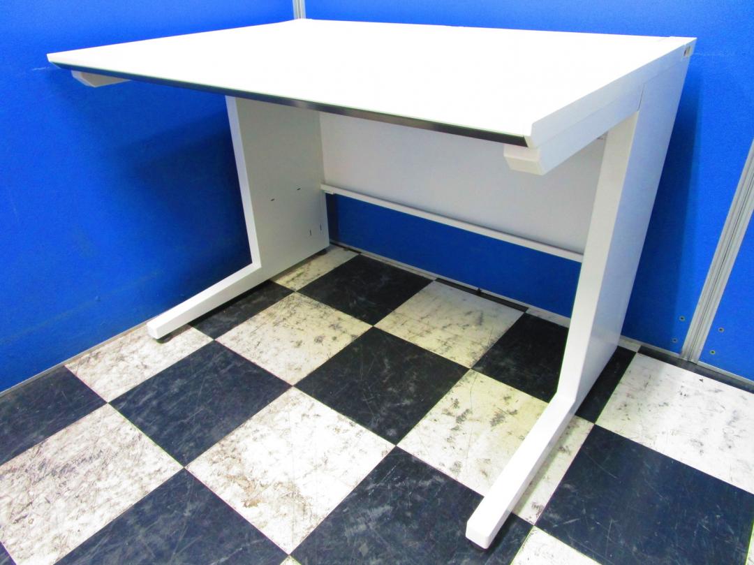 【残り１台の為、安い！】コクヨ製平デスク　ホワイト色の定番1000㎜！！【中古オフィス家具】【さいたま市】
                        アイエス 
                                    中古
            