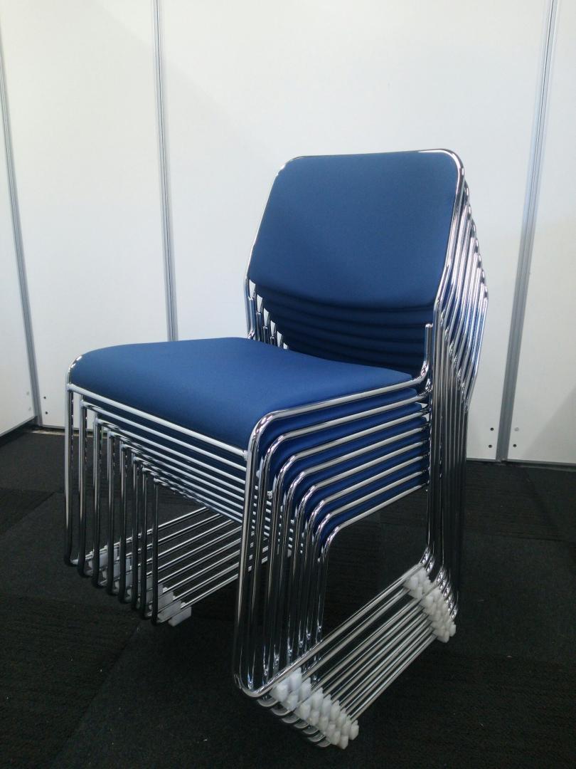 【8脚セット！！20％OFF】■スタッキングチェア　■ブルー
                        その他シリーズ
                                    中古
            
