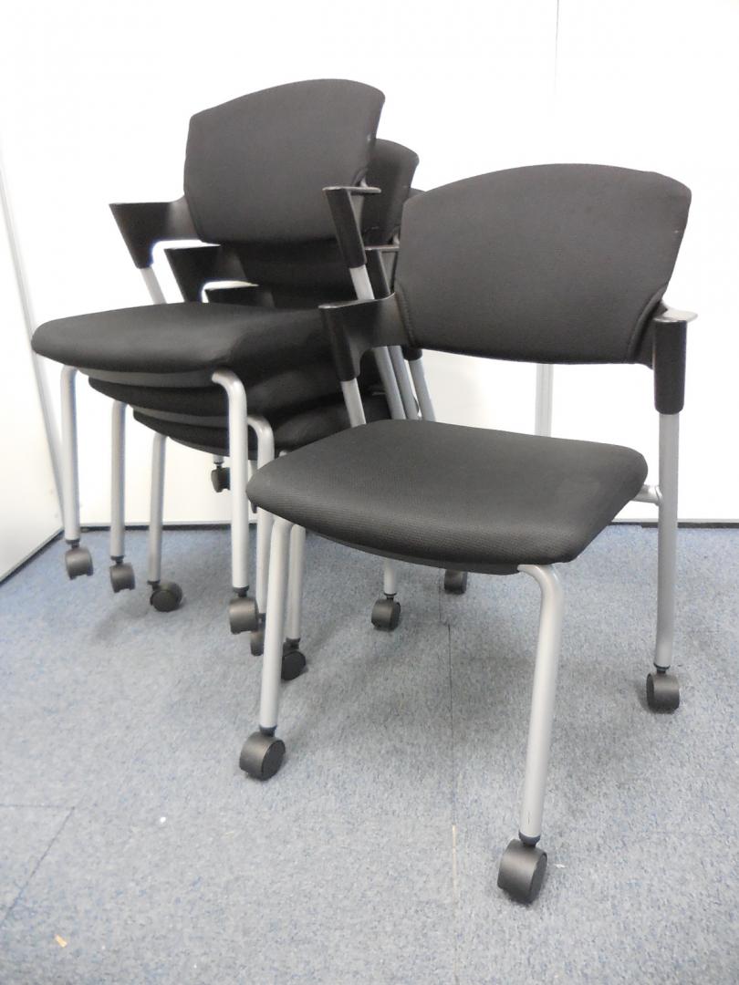 【4脚セット商品！】国産メーカーの人気シリーズ4脚セット商品！2015年製！
                        プロッティ
                                    中古
            