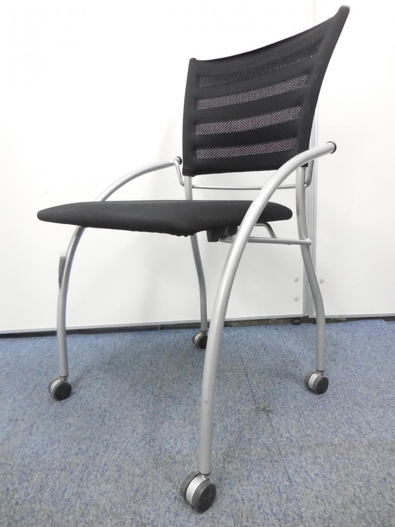 【大量16脚入荷！】イトーキ製のミーティングチェア！状態の良い美品が定価の87％オフでご提案！
                        プリエ2
                                    中古
            