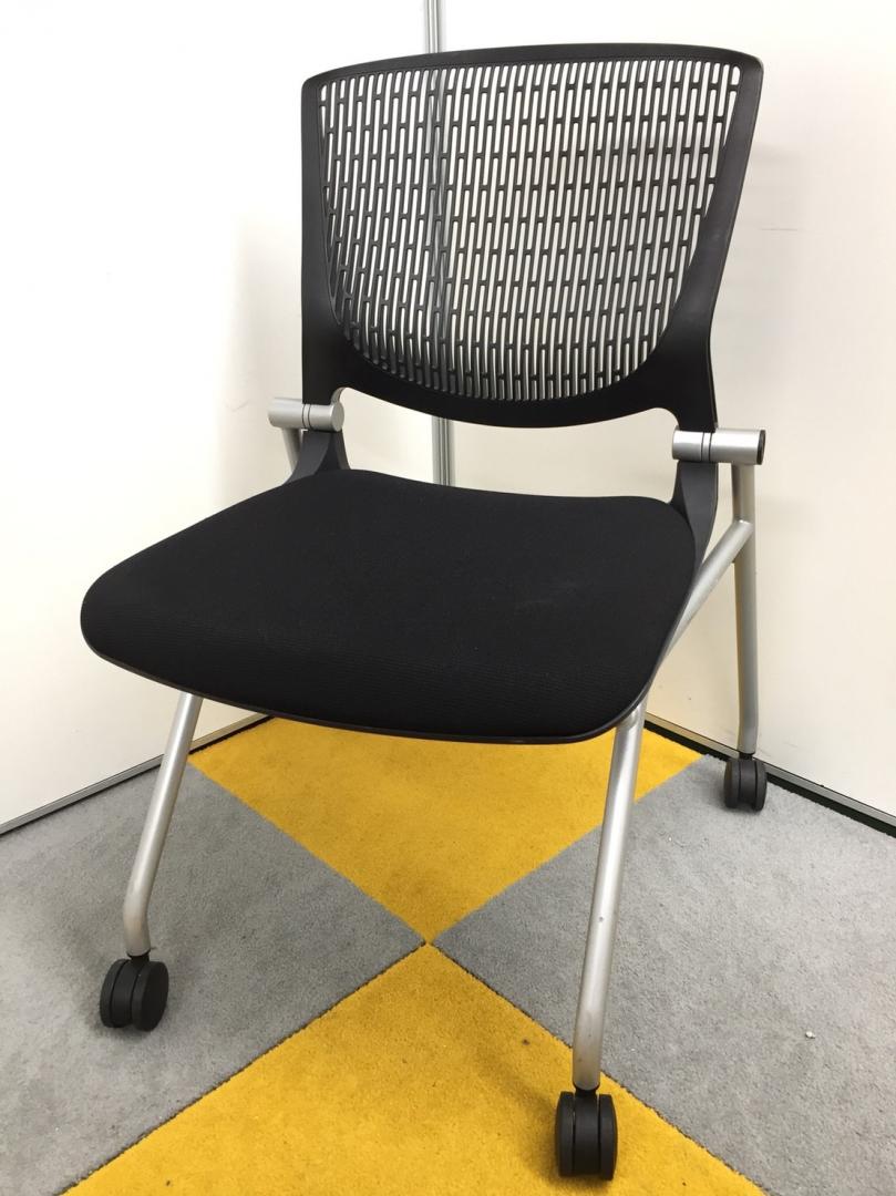 【4脚セット】【落ち着きのあるブラック！】【会議室や休憩室で便利なネスティングタイプ！】ミーティングチェア
                        グラータ
                                    中古
            