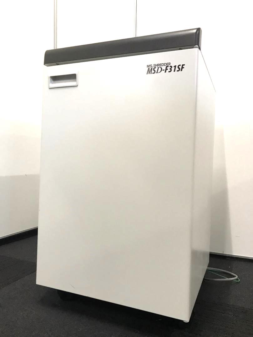 【残り1点の為、緊急値下げ！\139,900→\119,990】【新品時同時裁断枚数55枚機のハイパワータイプ】ホチキスとクリップも裁断できます！
                        その他シリーズ
                                    中古
            