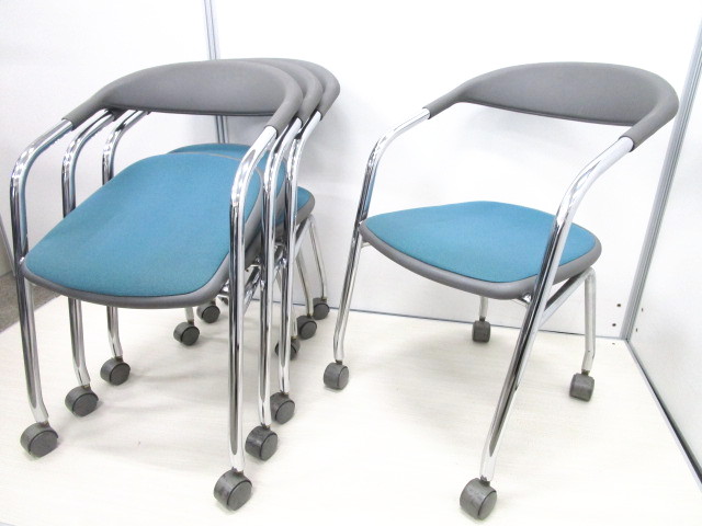 【セットでお買い得！】【12脚揃います！】丸みを帯びたかわいらしいデザイン！使わない時には平行に重ねて収納が可能！【ネスティングタイプ】【スタック】
                        その他シリーズ
                                    中古
            