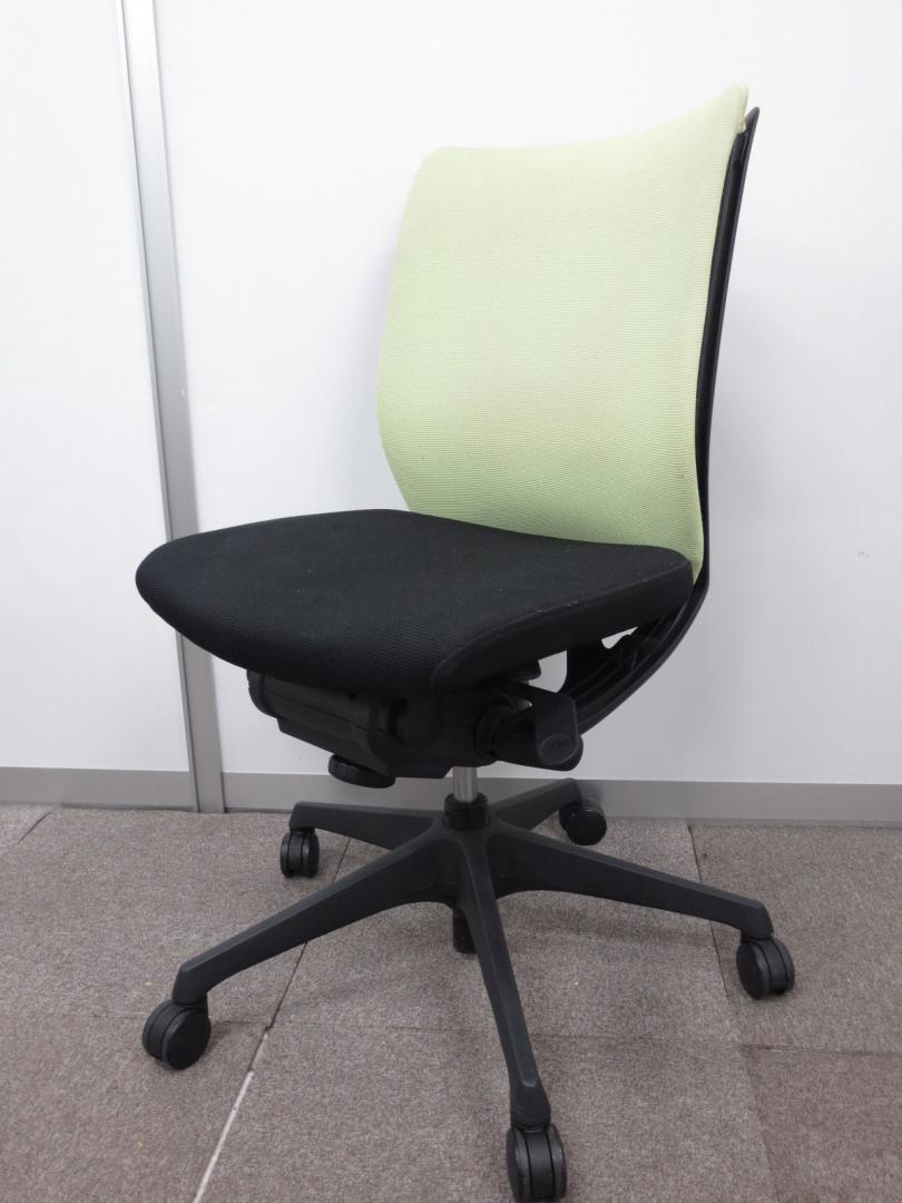 【クッションタイプ】明るいピスタチオグリーン色
                        ヴィスコンテ
                                    中古
            