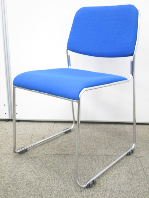 【使用感ほぼ無し!!】鮮やかなブルーのスタッキングチェアが入荷!!使わない時には重ねて収納可能!!今だけ数が揃います!!【スタック】
                        その他シリーズ
                                    中古
            