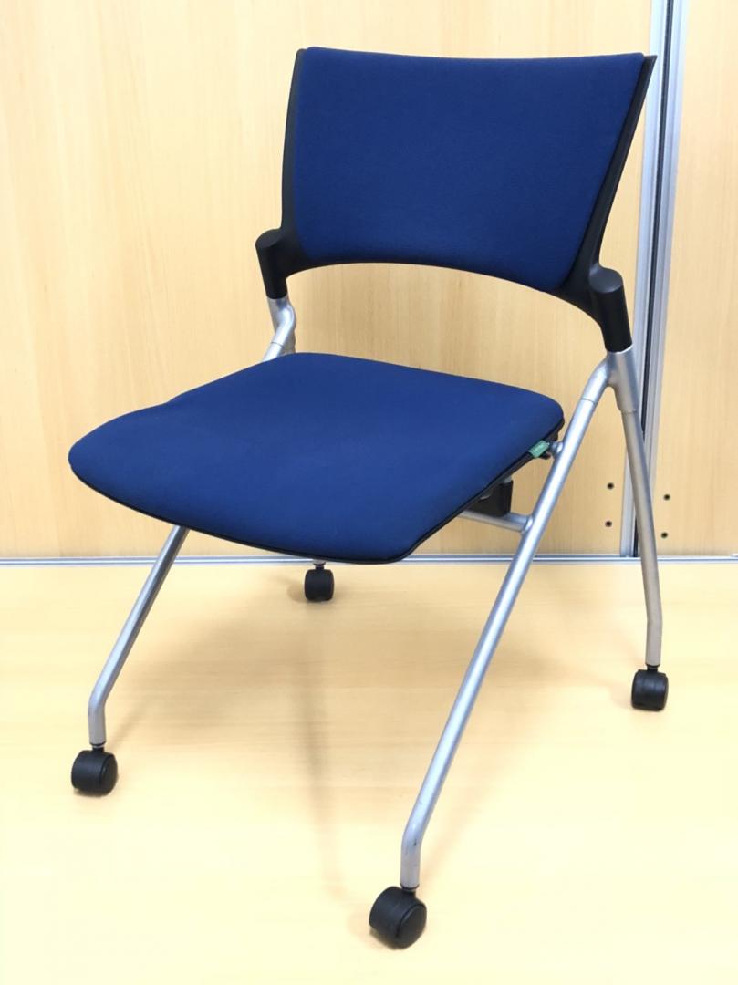 【スタイリッシュなミーティングチェア!!】
大量入荷!!イトーキ製 マノスチェア
■畳んで収納可能!!
軽量で会議後の後片付けがスムーズです!!
                        マノス
                                    中古
            