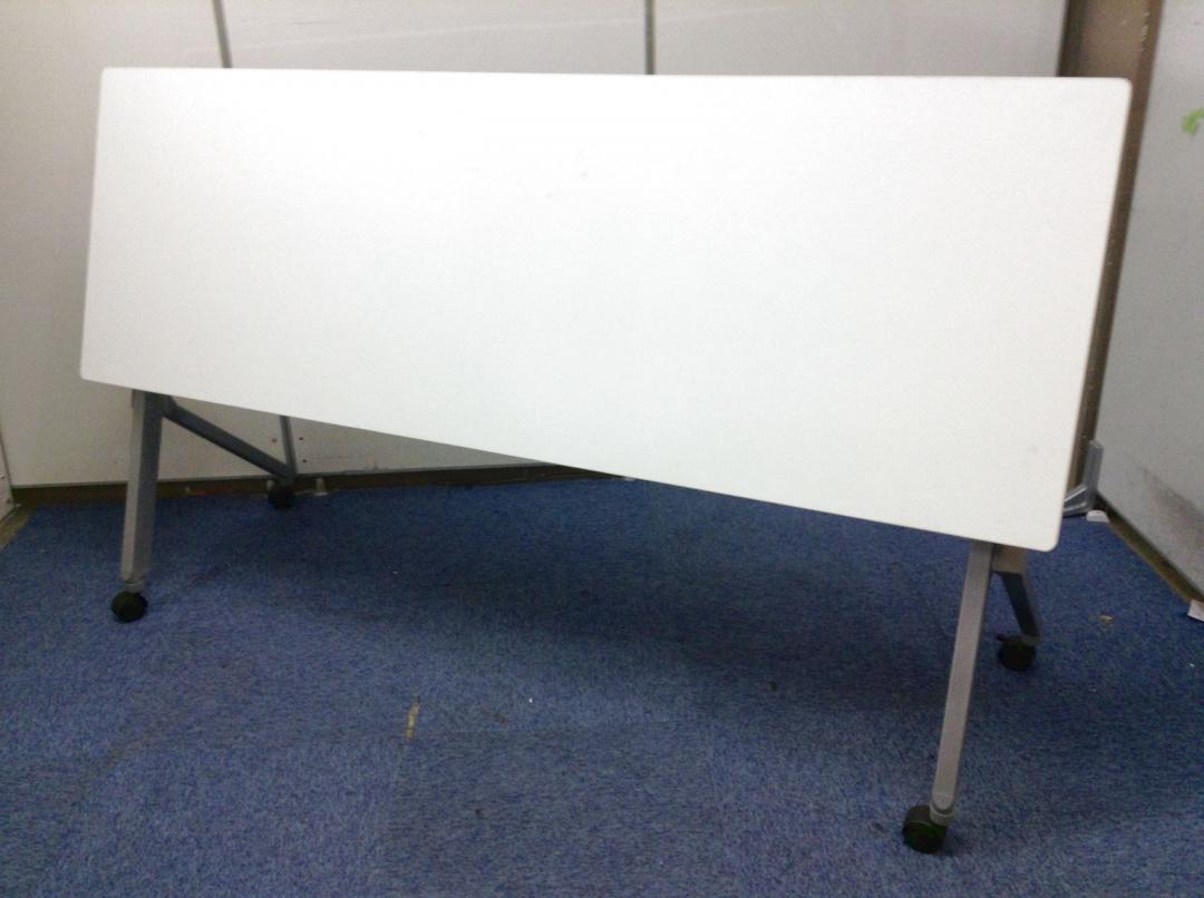 【国内トップメーカー!】オカムラ製│　スタッキングテーブル　大人気ホワイト色
                        その他シリーズ
                                    中古
            