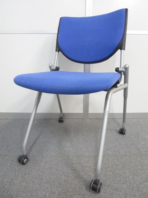 【人気商品ロット入荷！】■オカムラ製　ネスティングチェア　ブルー【水平スタッキング】
                        プロスタック
                                    中古
            