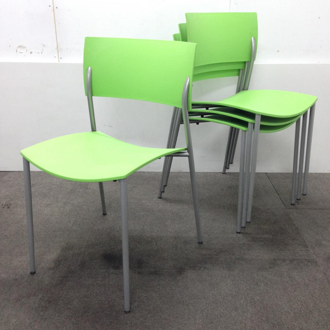 【4脚セット商品！】鮮やかなグリーンがオフィスに栄えます☆
                        ch@ty
                                    中古
            