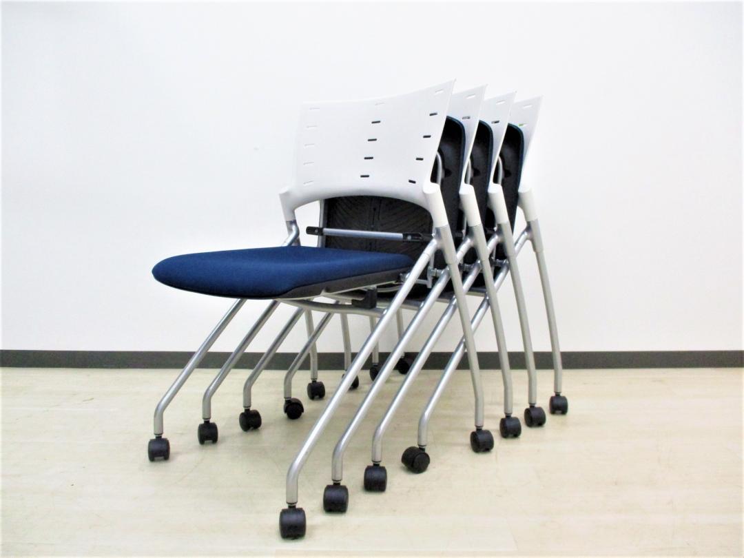 【美品4脚セット！】清潔感のあるオフィスになるブルー色の入荷です！デザイン性、座り心地の良いミーティングチェア‼
                        マノス
                                    中古
            