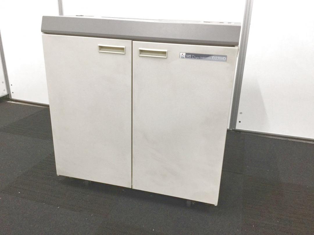 【明光商会のスリムシュレッダーが1台のみ限定入荷！】使用後5分経過で待機電力ゼロになるエコ機能付
                        その他シリーズ
                                    中古
            