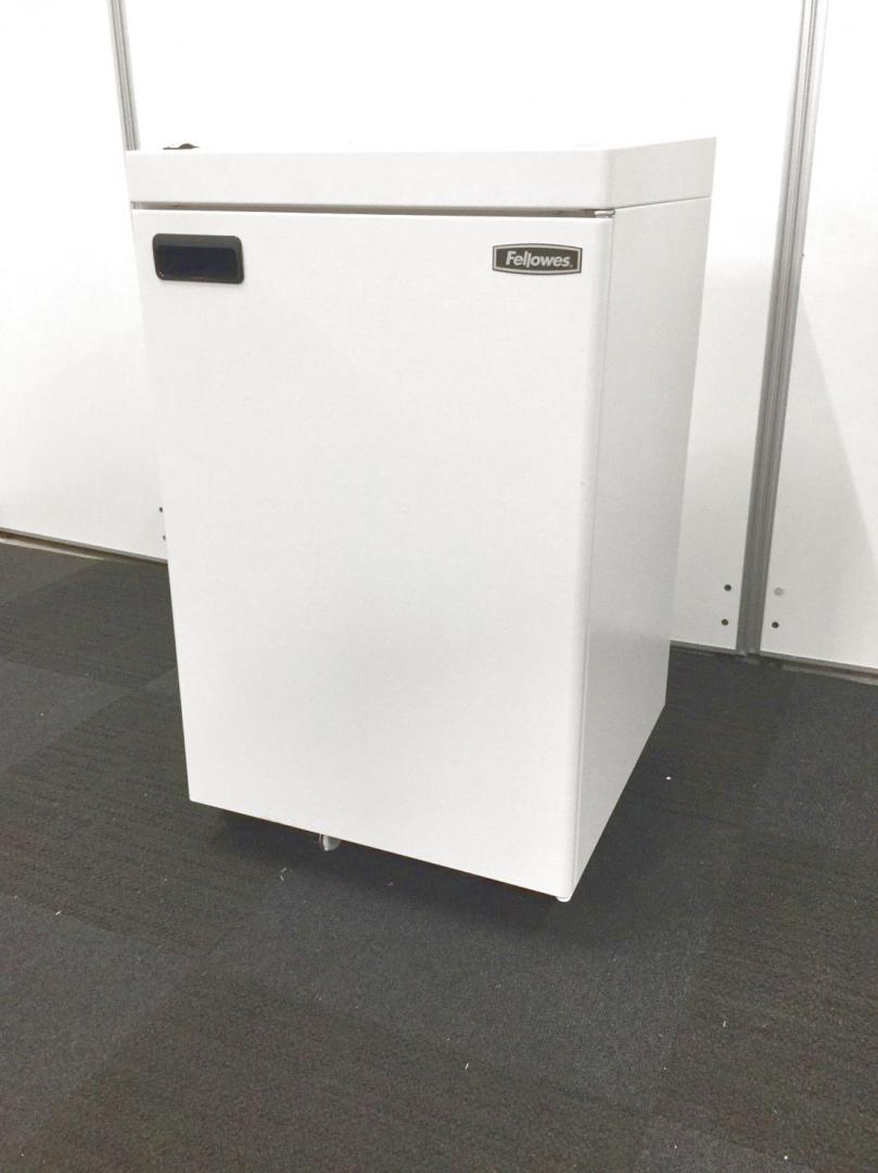 【レアアイテム！】マイクロカットタイプのシュレッダーが1台のみ緊急入荷！
                        J-4311C
                                    中古
            