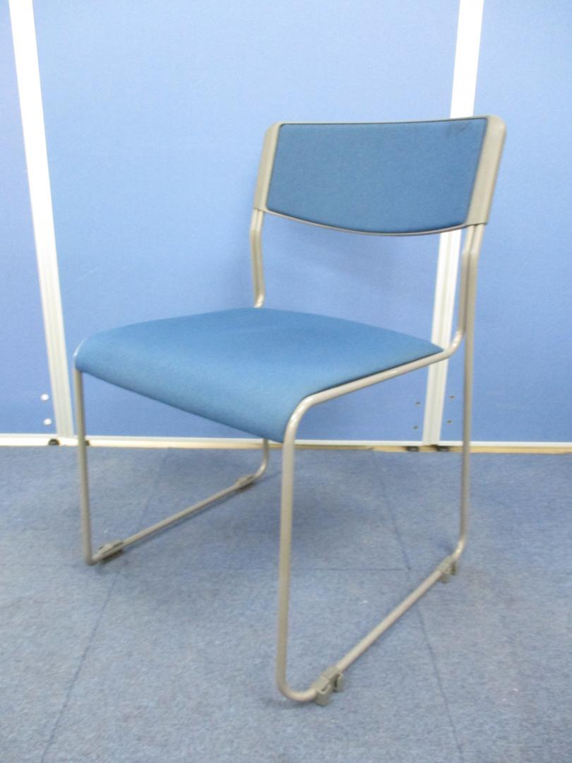 【5脚入荷!】定番ブルーカラーのスタッキングチェア、重ねて収納できて便利!!
                        その他シリーズ
                                    中古
            