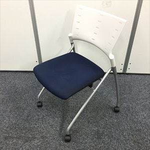 1脚のみ【会議用チェアの定番】イトーキ　マノス（MANOSS）ネスティングで未使用時邪魔にならない！
                        マノス
                                    中古
            