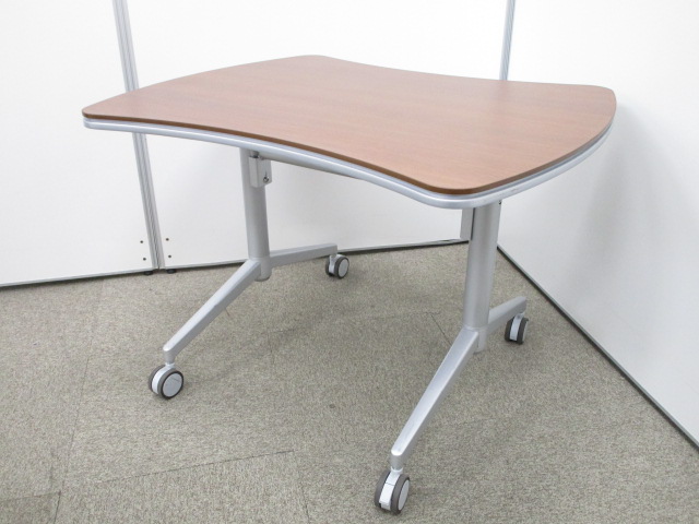 【変形スタッキングテーブル】★グッドデザイン賞受賞★オフィスのイメージをワンランク上に昇華させましょう！！
                        アットラボ
                                    中古
            