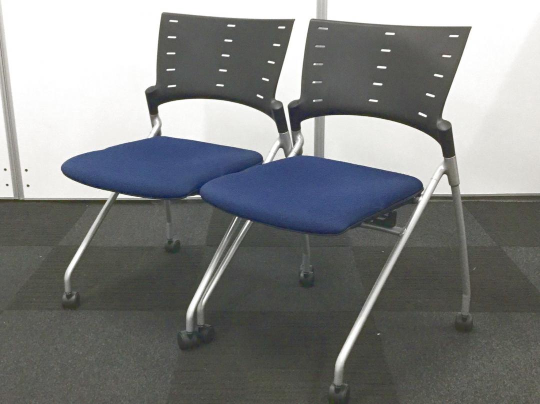 【4脚セットで10%OFF】使わないときは、折りたたんでしまえる移動に便利なキャスター付チェア
                        マノス
                                    中古
            