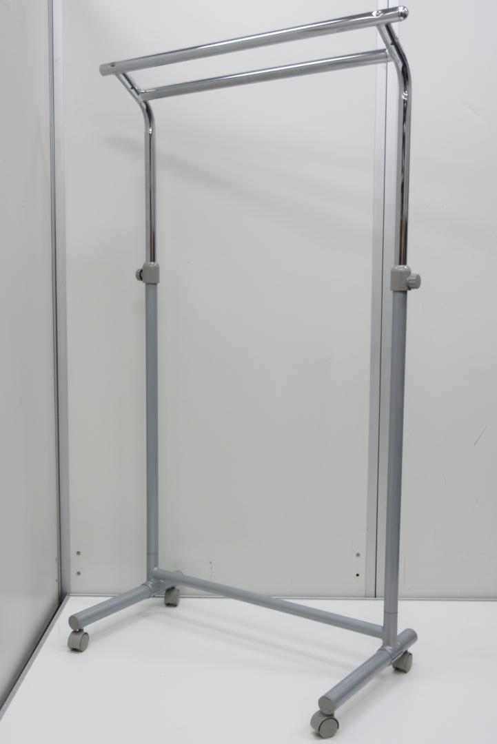 【錦糸町店在庫有り!!1台限定!!】使い勝手の良い2段タイプのコートハンガー!!【カラーリングはシルバー!!】
                        その他シリーズ
                                    中古
            