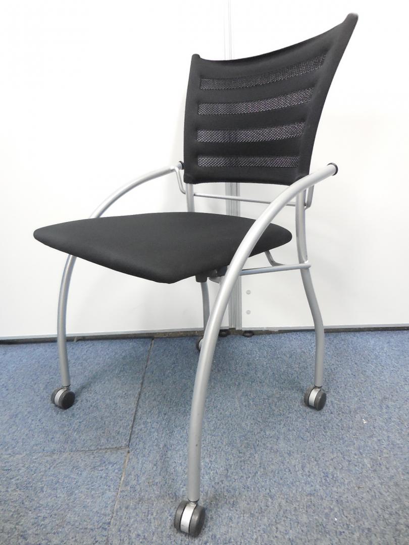 【大量32脚入荷】イトーキ製プリエ2チェア！滅多に無い大量入荷！会議室やミーティングスペース
                        プリエ2
                                    中古
            