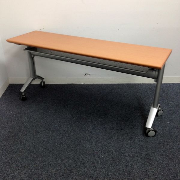 【在庫入れ替え価格】【オシャレ！】【スタックテーブル】ウチダ製のコンパクトな会議テーブルが入荷！！
                        その他シリーズ
                                    中古
            