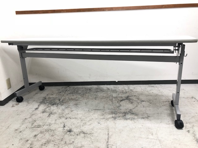 3名掛け可能｜研修室や会議室でらくらく移動ができるテーブル｜キャスター付き
                        その他シリーズ
                                    中古
            