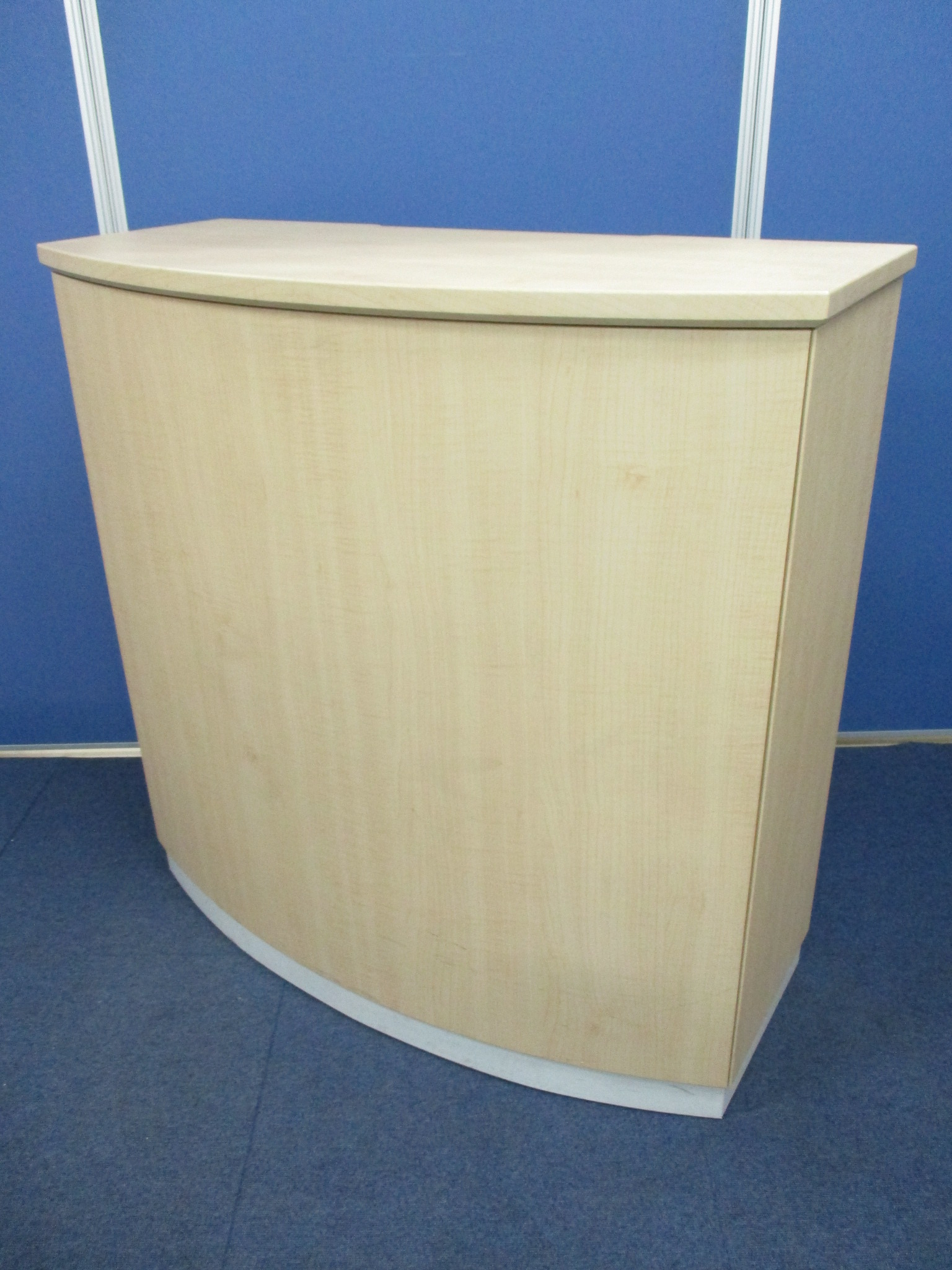 【中古ではレアな受付カウンター!】ナチュラルカラーのカウンターで入口を彩りませんか!!
                        その他シリーズ
                                    中古
            