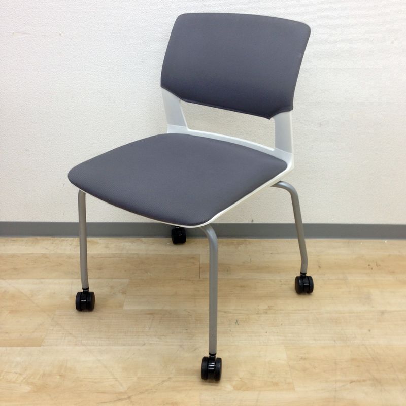 【汚れの目立ちにくいグレーカラー】コクヨ・160シリーズ　スタック可能で邪魔になりにくい！
                        160シリーズ 
                                    中古
            