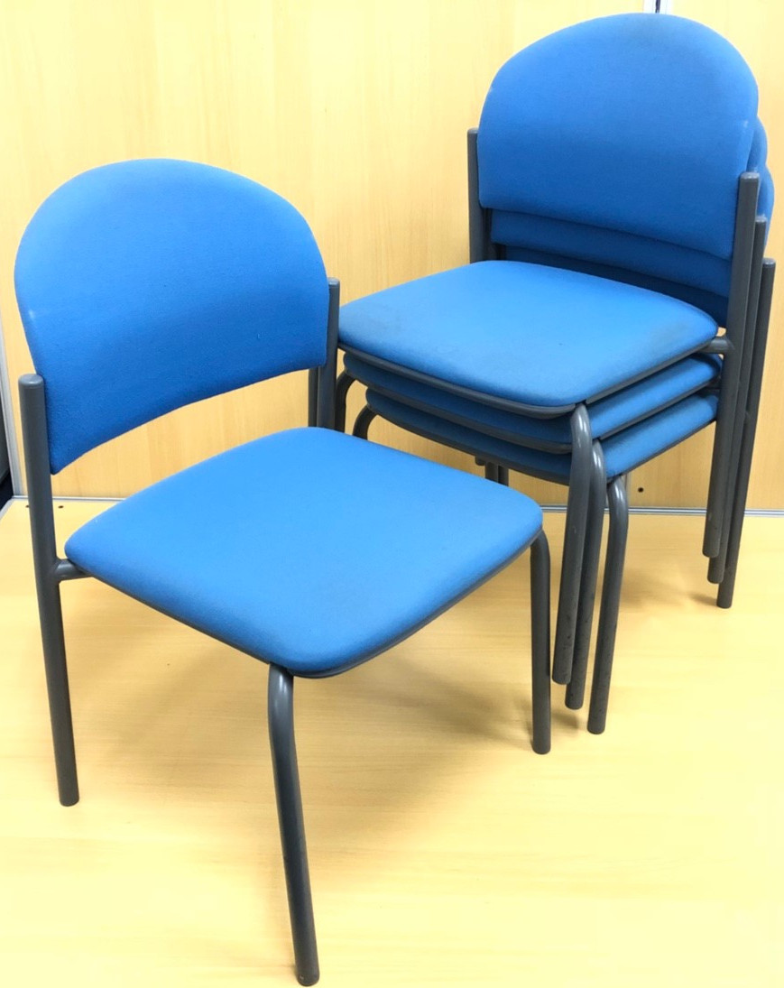 <<セットでお買い得！>>
【大量！数が揃います！】
■定番のスタッキングチェアが入荷！
■キャスター無しで安定感抜群！
■使わない時は重ねて収納可能！
                        No.2300
                                    中古
            